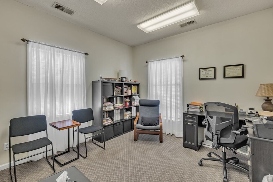 More Photos Of 1554 Union Rd, Gastonia Office For Lease