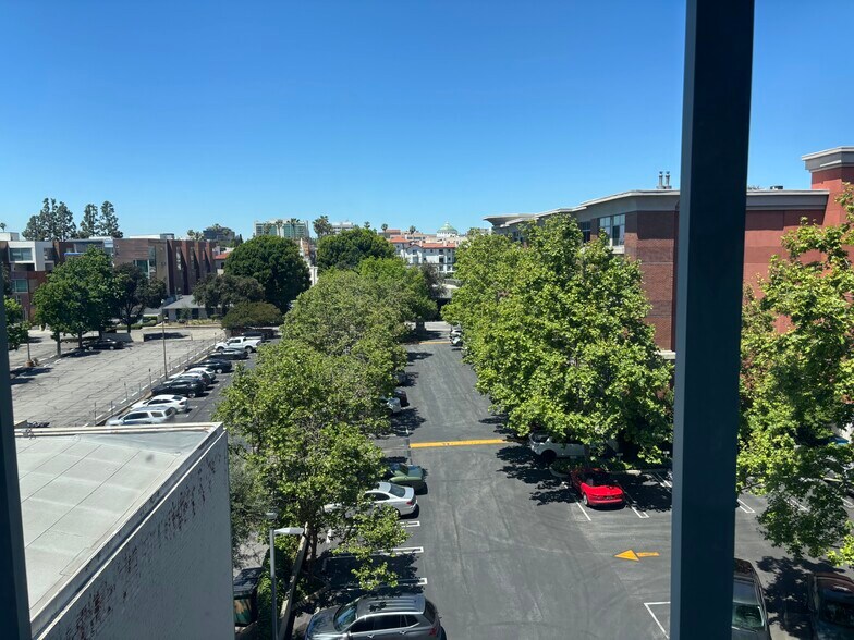 More Photos Of 99 S Lake Ave, Pasadena Loft Creative Space For Lease