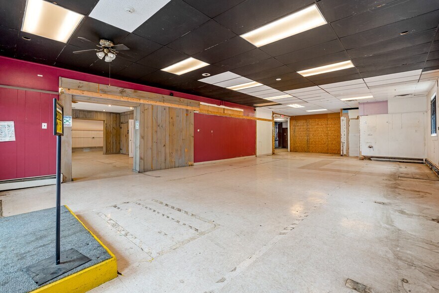 More Photos Of 28 Collins St, Seabrook Flex For Sale