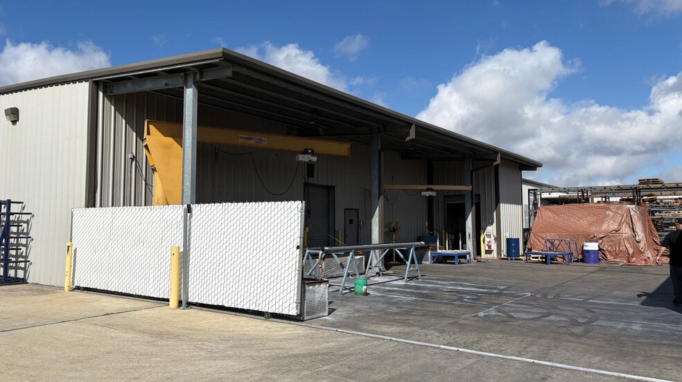 More Photos Of 3655 W Park Ave, Gray Industrial For Sale