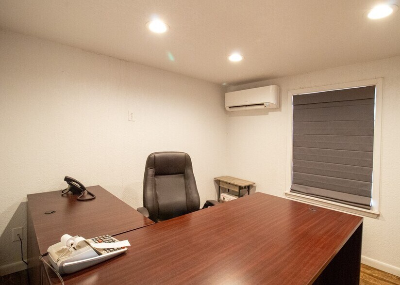 More Photos Of 7007 Farm to Market 846, Knott Office For Sale