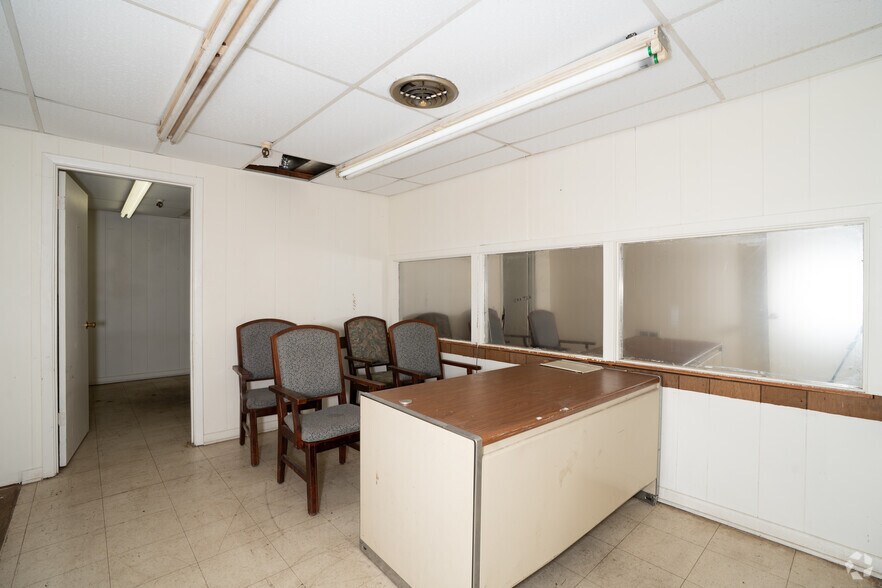 More Photos Of 3835 Gulfway Dr, Port Arthur Warehouse For Lease