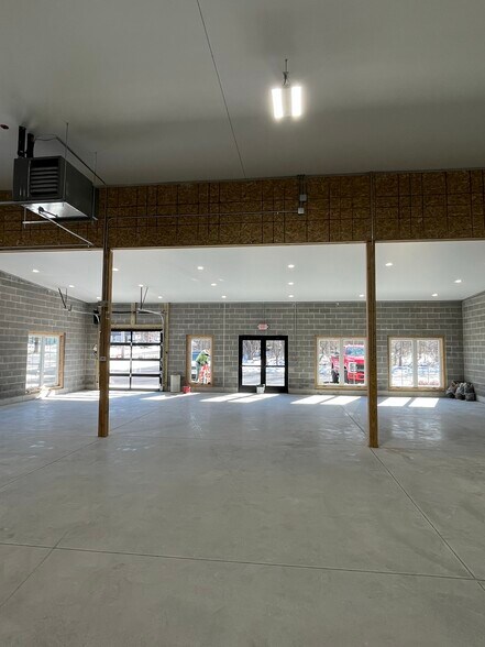 More Photos Of 45 Maple St, Warwick Light Manufacturing For Lease