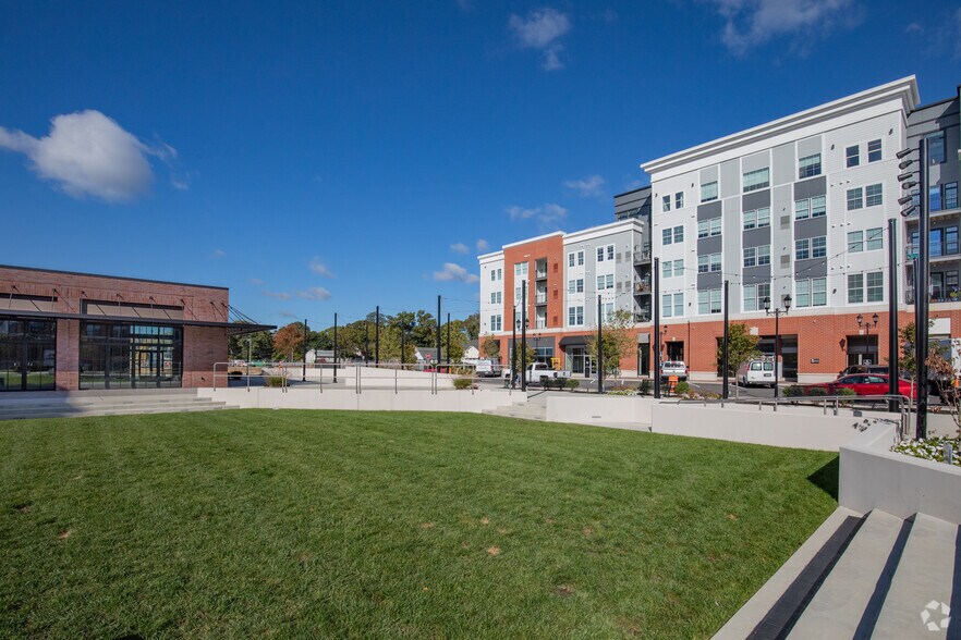 More Photos Of Union Ave @ Hawkins Ave, Ronkonkoma Unknown For Lease