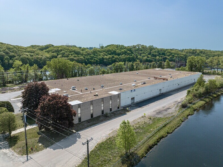 More Photos Of 111 Mosher St, Holyoke Warehouse For Sale