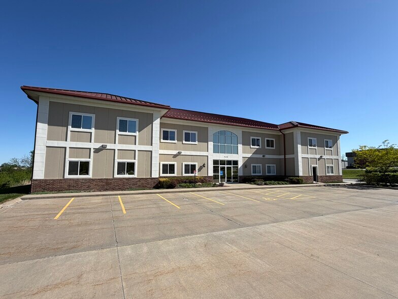 Primary Photo Of 4120 NE Port Dr, Lee's Summit Office For Sale