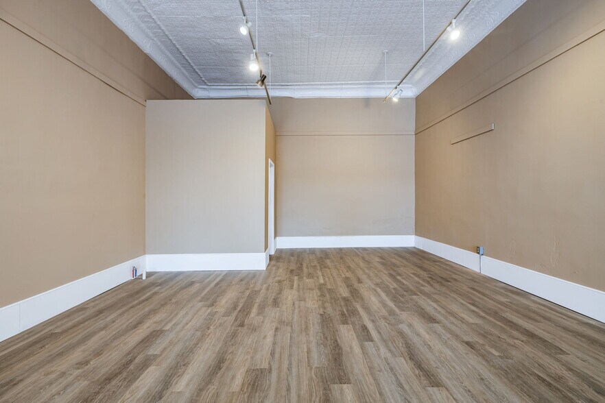 More Photos Of 24 #3 South Andrews Ave, Hot Springs Office For Sale