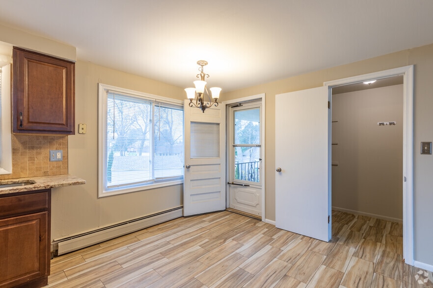 More Photos Of 51611 Mound Rd, Shelby Township Apartments For Sale