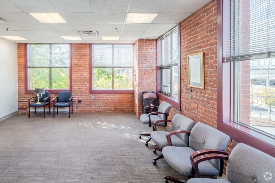 More Photos Of 45 Willard Ave, Providence Medical For Sale