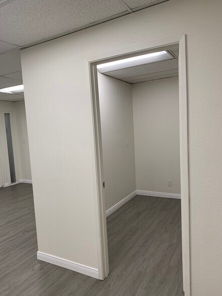 More Photos Of 2165 San Diego Ave, San Diego Office For Sale