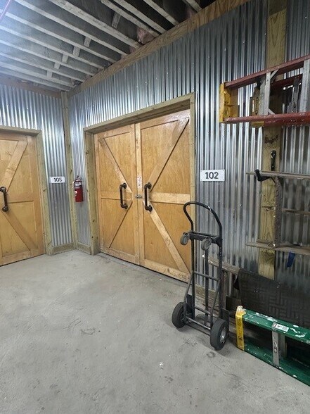 More Photos Of 175 Walnut Ave, Bronx Warehouse For Lease