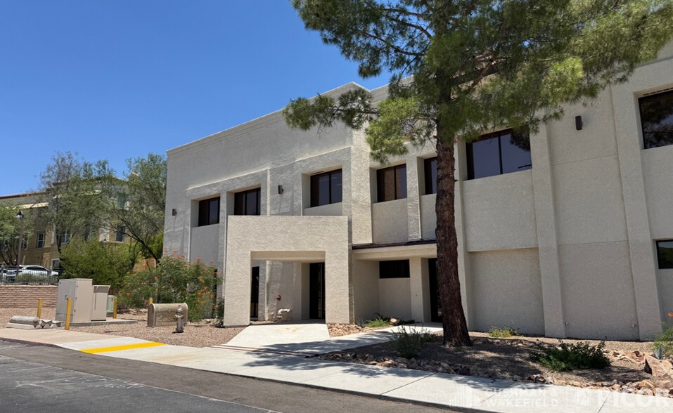 More Photos Of 655 E River Rd, Tucson Medical For Lease