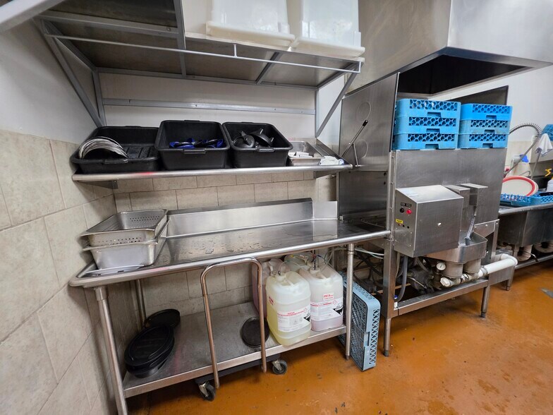 More Photos Of 2813 W Walnut St, Rogers Restaurant For Sale