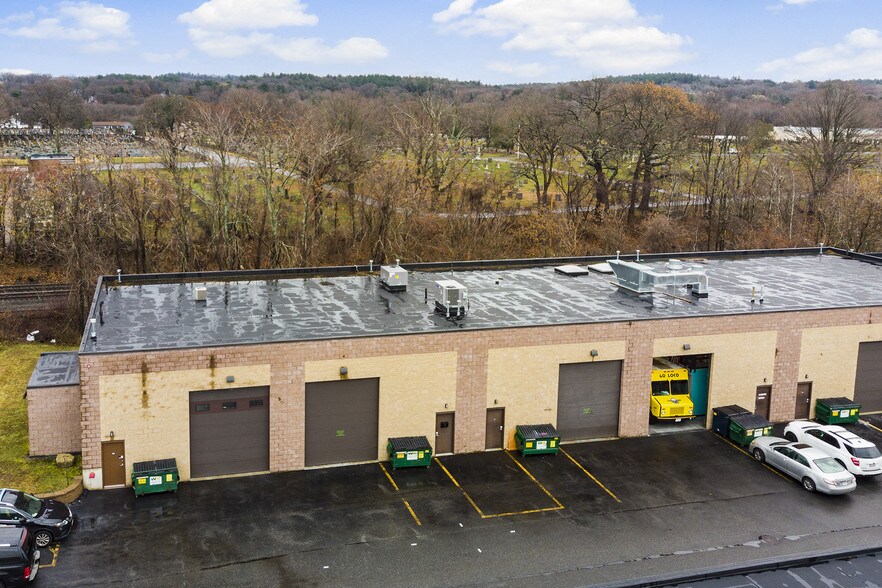 More Photos Of 10 Draper St, Woburn Warehouse For Sale
