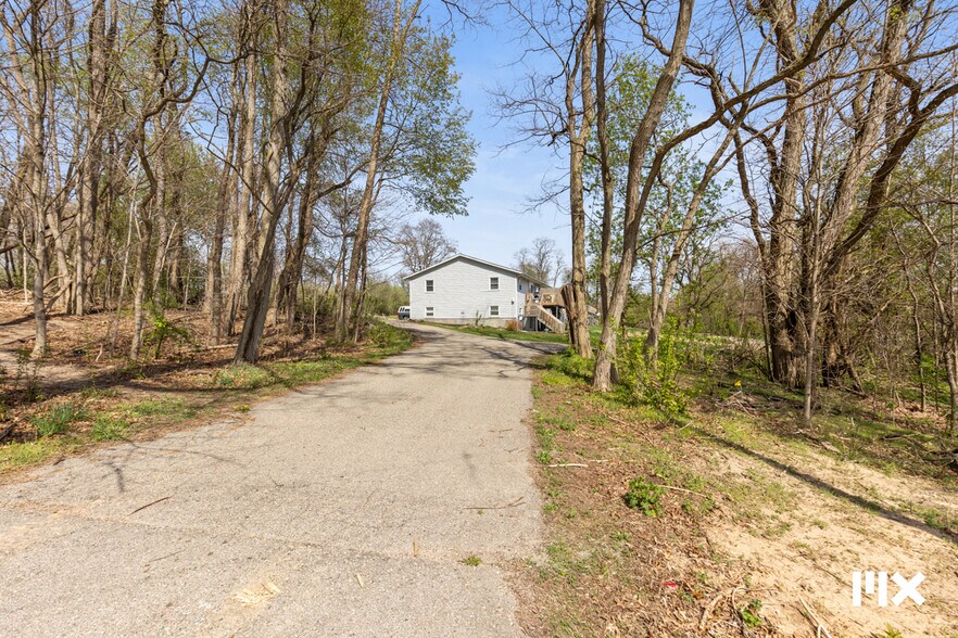 More Photos Of 2535 7th St, Shelbyville Apartments For Sale