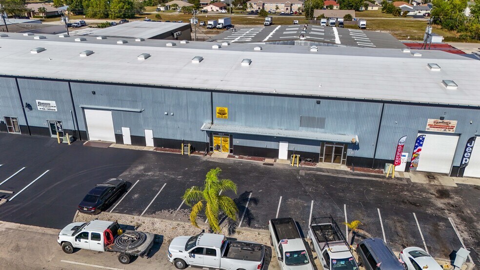 More Photos Of 847-905 SE 9th Ter, Cape Coral Warehouse For Lease