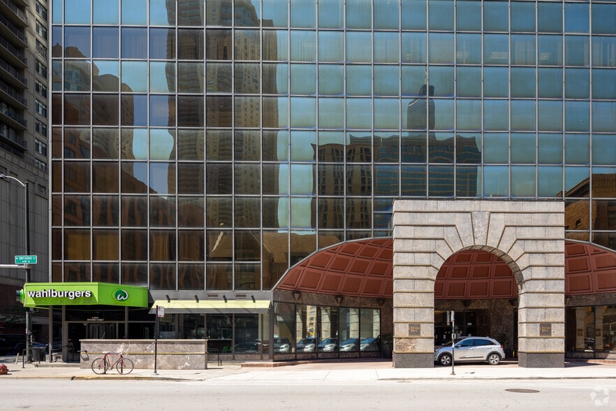 More Photos Of 1 E Erie St, Chicago Medical For Lease