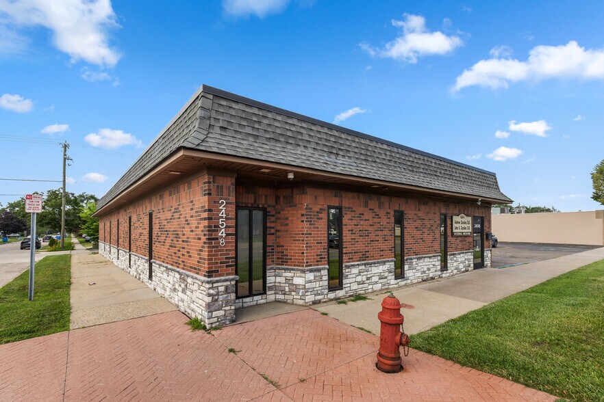 Primary Photo Of 24548 W Warren St, Dearborn Heights Medical For Sale
