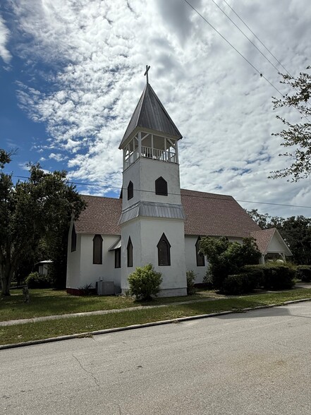 More Photos Of 18-20 E Pleasant St, Avon Park Religious Facility For Sale
