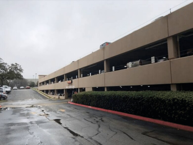 More Photos Of 6061 W IH-10, San Antonio Office For Sale