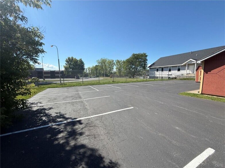 More Photos Of 5998 State Route 31, Cicero Freestanding For Sale