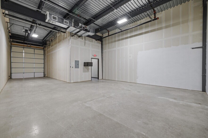 More Photos Of 2020 N Bell Blvd, Cedar Park Unknown For Lease