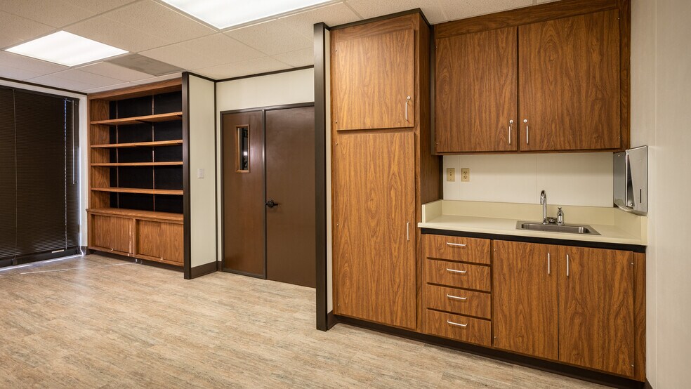 More Photos Of 201 Clinton Rd, Jackson Medical For Lease