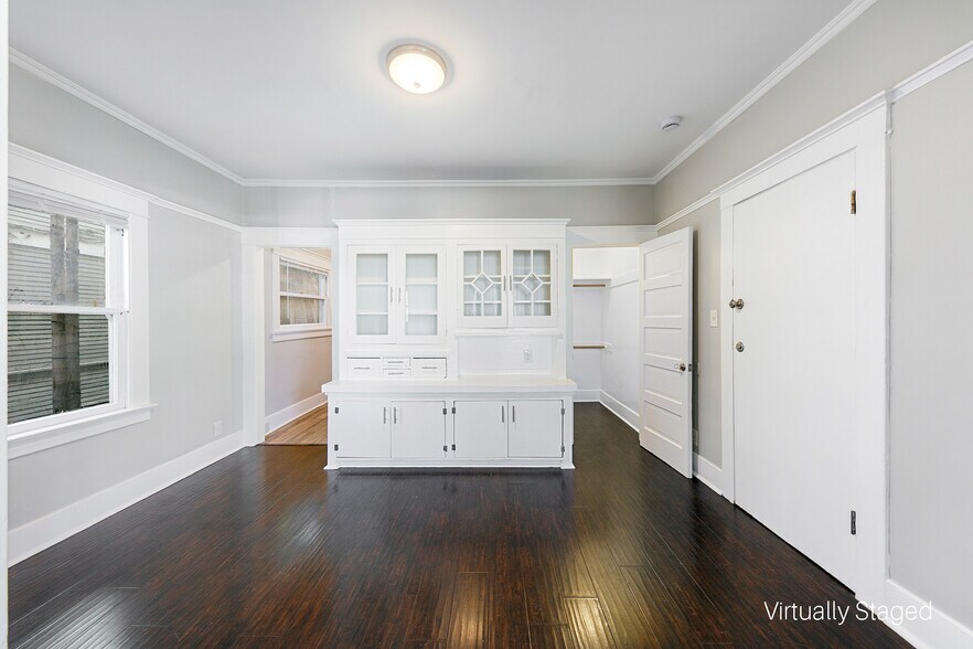 More Photos Of 32 Orange Ave, Long Beach Apartments For Sale