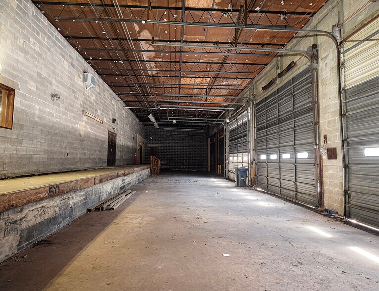 More Photos Of 6412-6418 Frankford Ave, Baltimore Warehouse For Lease