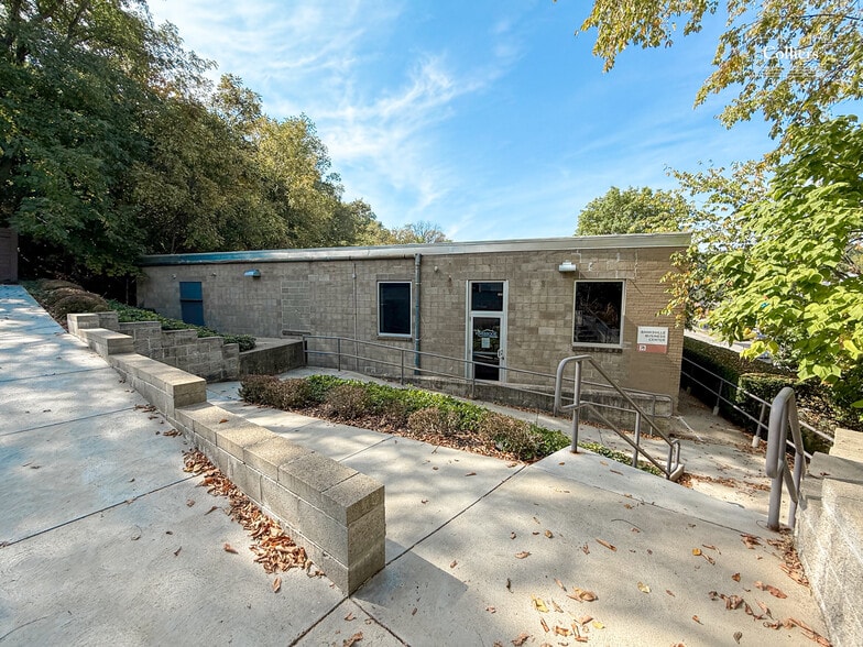 More Photos Of 2809 Banksville Rd, Pittsburgh Light Manufacturing For Lease