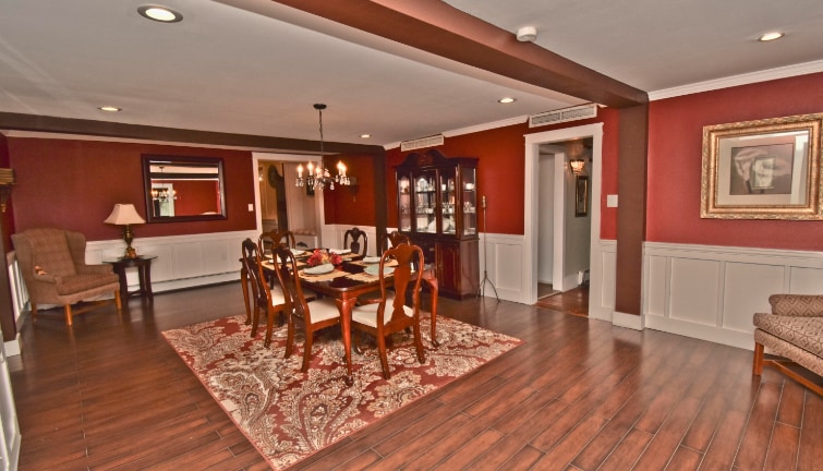 More Photos Of 2735 PA-390, Canadensis Hospitality For Sale