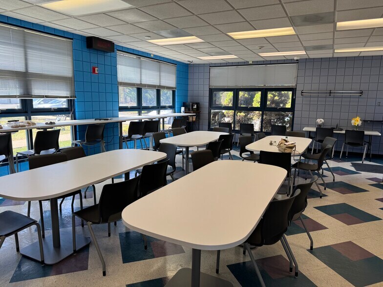 More Photos Of 1504 Chestnut St, Clifton Forge Office For Sale
