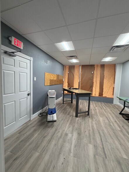 More Photos Of 321 E Michigan St, Orlando General Retail For Lease