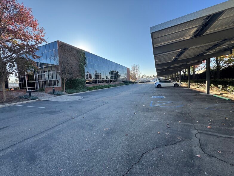 More Photos Of 2040 S Santa Cruz St, Anaheim Loft Creative Space For Sale