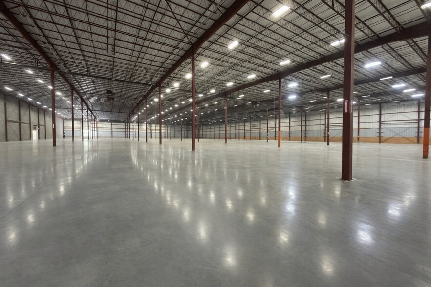 More Photos Of 7245 Henry Clay Blvd, Liverpool Distribution For Lease