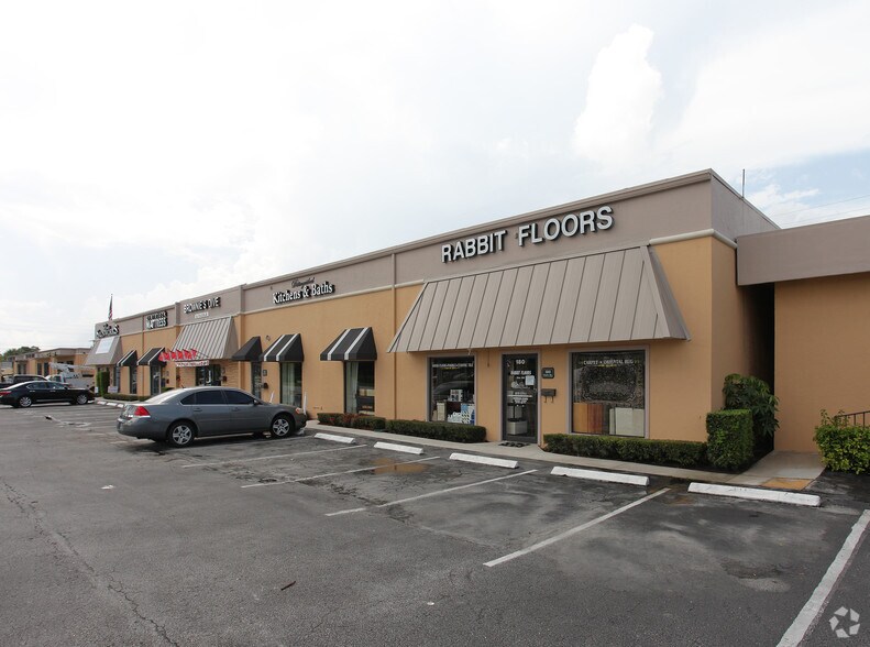 More Photos Of 174-180 Glades Rd, Boca Raton Light Distribution For Lease