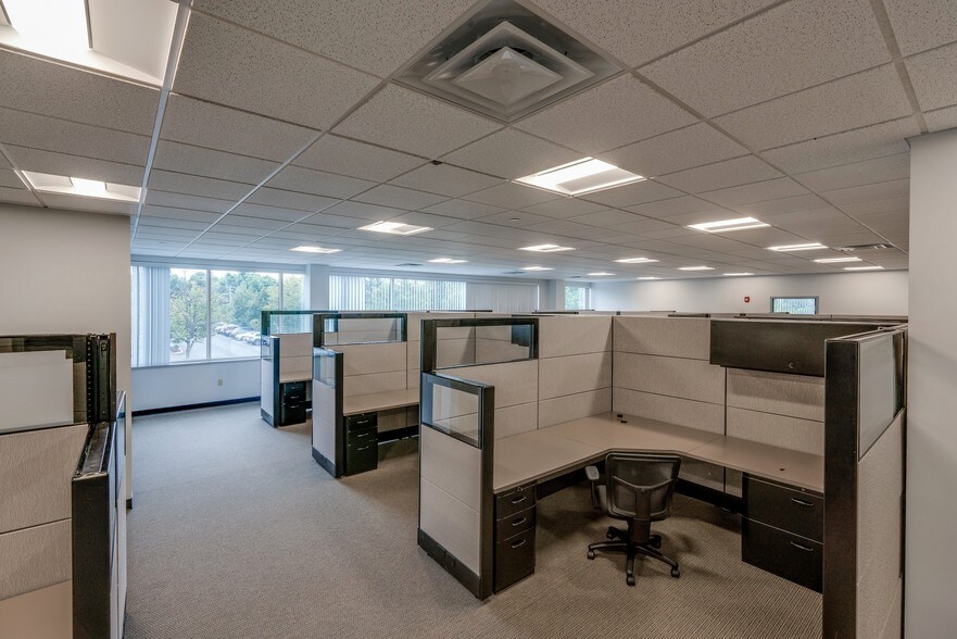 More Photos Of 8000 Brooktree Rd, Wexford Medical For Lease