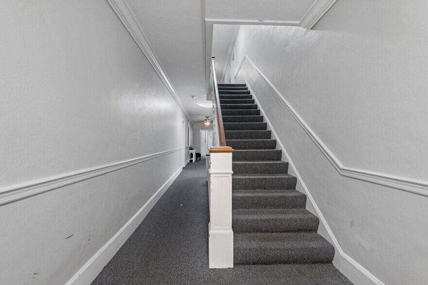 More Photos Of 124 Live Oak Ave, Daytona Beach Apartments For Sale