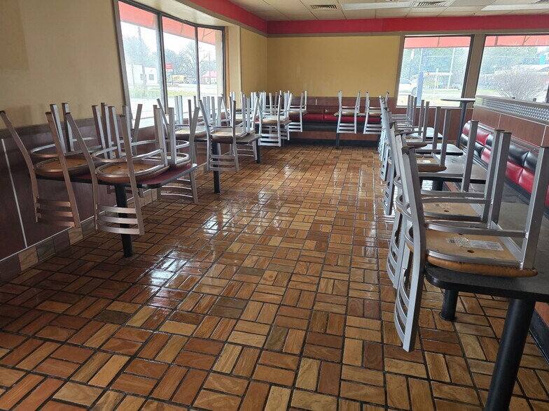 More Photos Of 1136 1st St, Kennett Fast Food For Sale