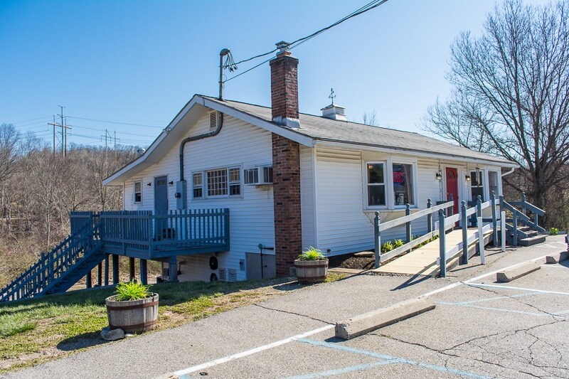 More Photos Of 156 Route 66 E, Columbia Restaurant For Sale