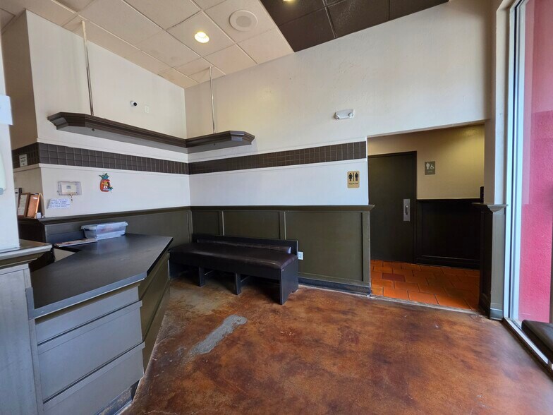 More Photos Of 2813 W Walnut St, Rogers Restaurant For Sale