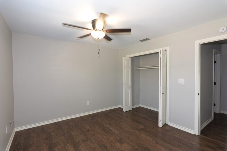 More Photos Of 114 Scofield Ave, Johnson City Apartments For Sale