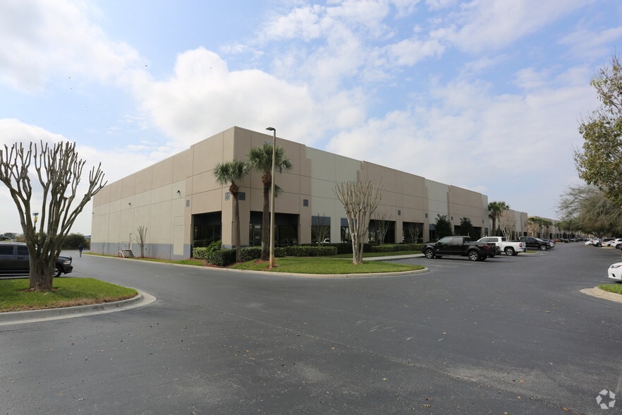 More Photos Of 230 Sunport Ln, Orlando Unknown For Lease
