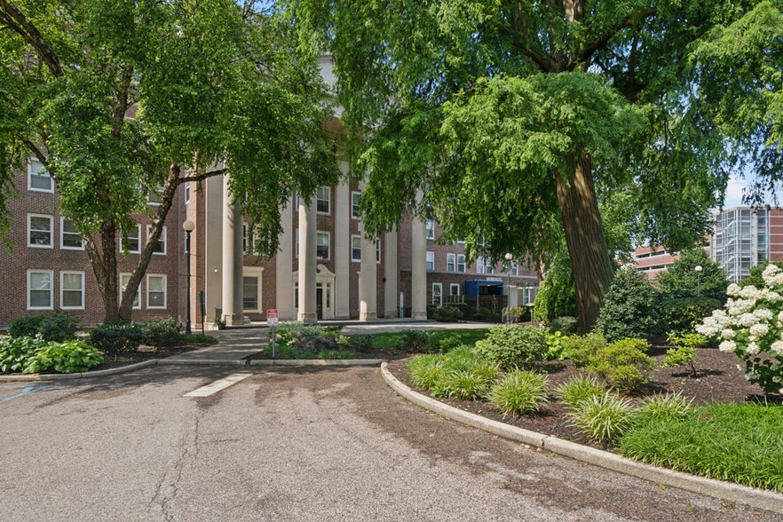 More Photos Of 3300 Henry Ave, Philadelphia Unknown For Lease