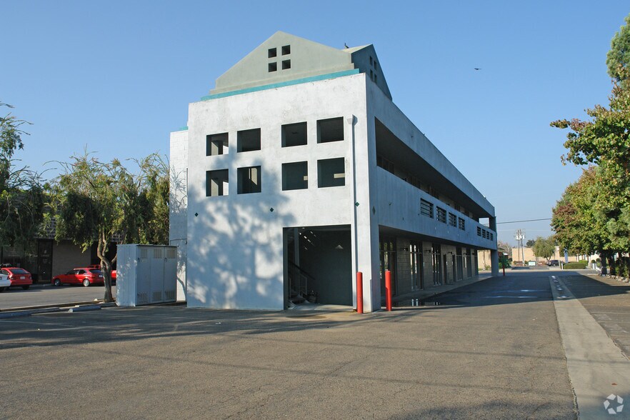 More Photos Of 1500 S Mooney Blvd, Visalia Office For Sale