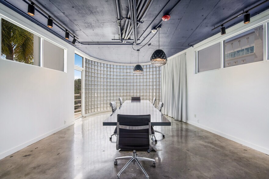 More Photos Of 2424 S Dixie Hwy, Coconut Grove Loft Creative Space For Sale