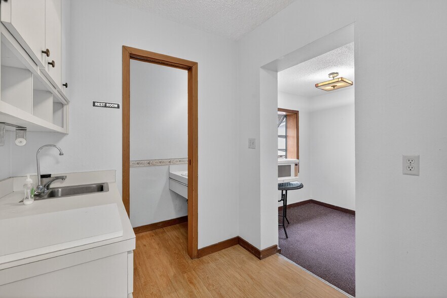 More Photos Of 708 Lee St, Leesburg Office For Lease