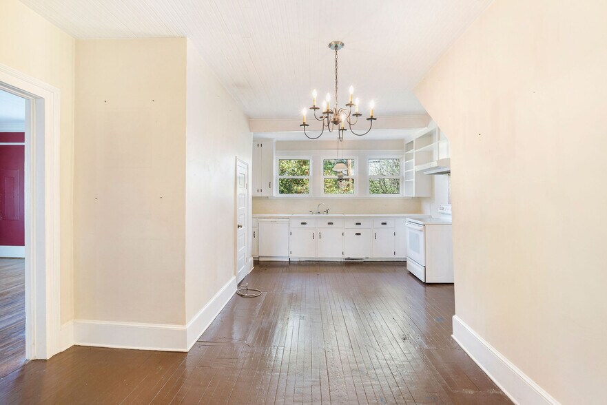 More Photos Of 101 S Main St, Wendell Office Residential For Lease