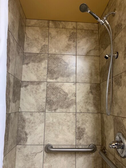 More Photos Of 110 3rd St, Lynden Storefront Retail Office For Lease