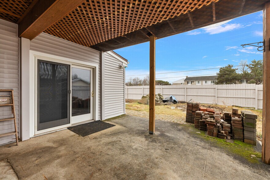 More Photos Of 18200 E 13 Mile Rd, Roseville Office For Sale